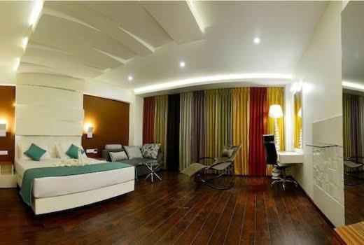 Hotel Vijay Elanza Kojambuttúr Kültér fotó
